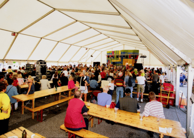 Udlejning af borde og stole find alt til din fest hos ts udlejning Borde og stole